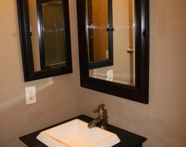 1013 W Westchester Avenue - Photo Thumbnail 24