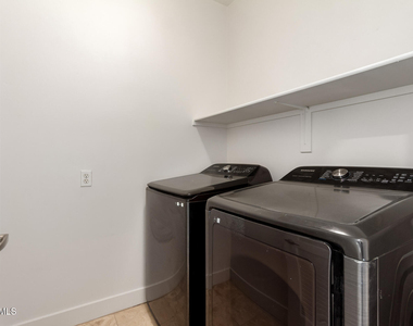 945 E Playa Del Norte Drive - Photo Thumbnail 15