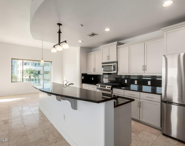 945 E Playa Del Norte Drive - Photo Thumbnail 3