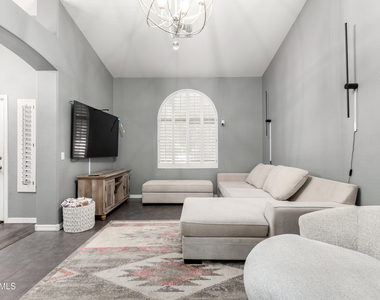 5257 W Belmont Avenue - Photo Thumbnail 3