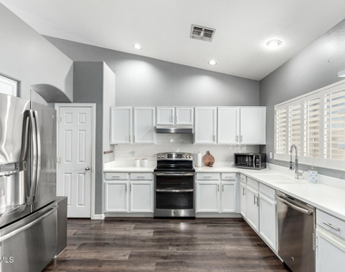 5257 W Belmont Avenue - Photo Thumbnail 7