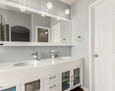 5257 W Belmont Avenue - Photo Thumbnail 11