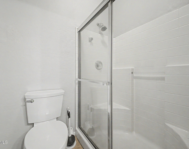 525 N Miller Road - Photo Thumbnail 17