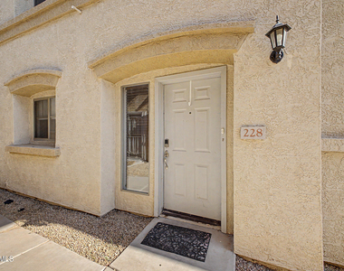 525 N Miller Road - Photo Thumbnail 3
