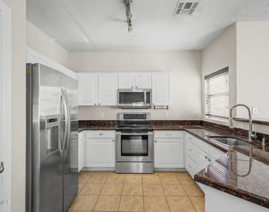 525 N Miller Road - Photo Thumbnail 10