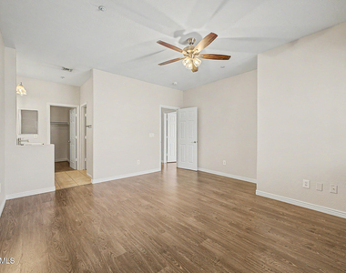 525 N Miller Road - Photo Thumbnail 15