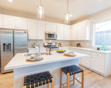 3725 E Flower Street - Photo Thumbnail 5