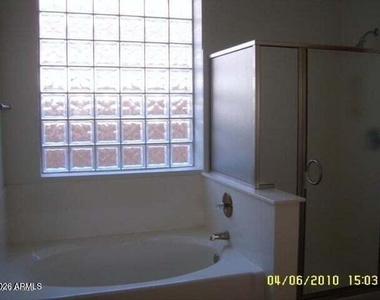 6821 W Saddlehorn Road - Photo Thumbnail 10