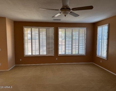 6821 W Saddlehorn Road - Photo Thumbnail 8