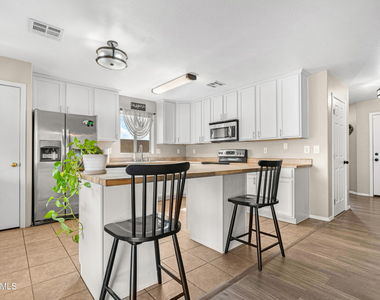 23340 W Cocopah Street - Photo Thumbnail 8