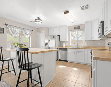 23340 W Cocopah Street - Photo Thumbnail 6