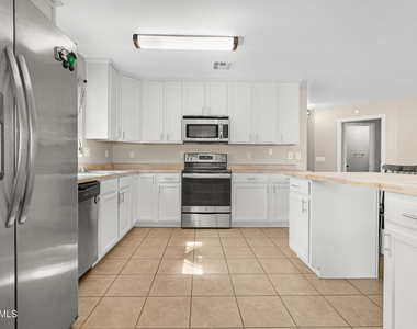 23340 W Cocopah Street - Photo Thumbnail 9