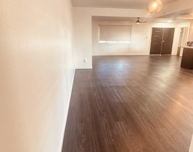 8229 E Vista Drive - Photo Thumbnail 9