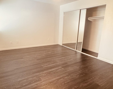 8229 E Vista Drive - Photo Thumbnail 5