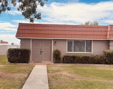8229 E Vista Drive - Photo Thumbnail 15
