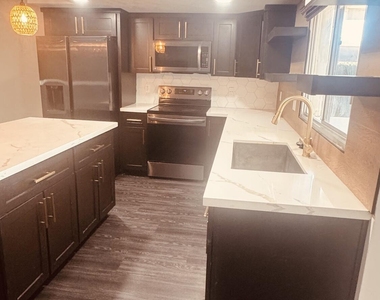 8229 E Vista Drive - Photo Thumbnail 2