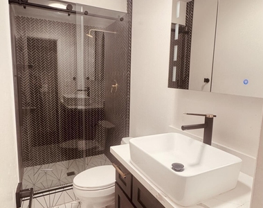 8229 E Vista Drive - Photo Thumbnail 6