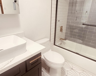 8229 E Vista Drive - Photo Thumbnail 4