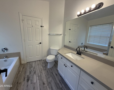 942 S Ash Avenue - Photo Thumbnail 21