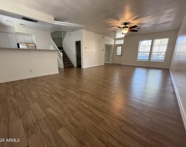 942 S Ash Avenue - Photo Thumbnail 6