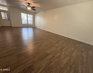 942 S Ash Avenue - Photo Thumbnail 7