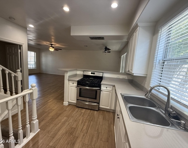 942 S Ash Avenue - Photo Thumbnail 23