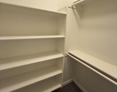 942 S Ash Avenue - Photo Thumbnail 15