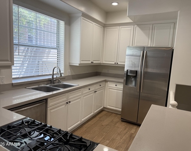 942 S Ash Avenue - Photo Thumbnail 22
