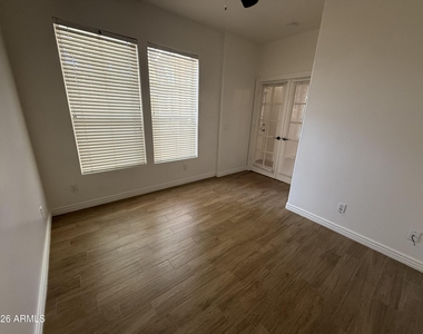 942 S Ash Avenue - Photo Thumbnail 5