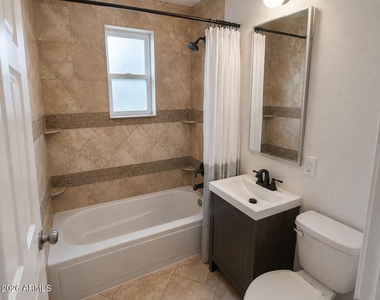 4326 E Glenrosa Avenue - Photo Thumbnail 17