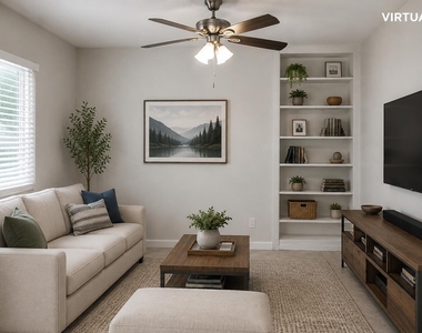 4326 E Glenrosa Avenue - Photo Thumbnail 7