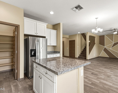 7422 S 28th Place - Photo Thumbnail 16