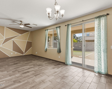 7422 S 28th Place - Photo Thumbnail 19