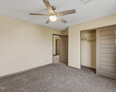 7422 S 28th Place - Photo Thumbnail 37