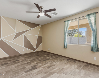 7422 S 28th Place - Photo Thumbnail 24
