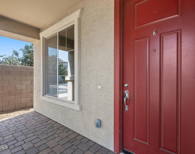 7422 S 28th Place - Photo Thumbnail 3