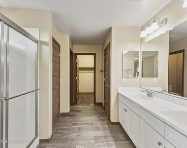 7422 S 28th Place - Photo Thumbnail 28