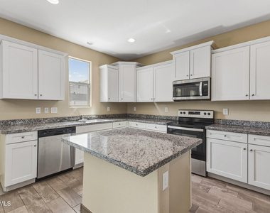 7422 S 28th Place - Photo Thumbnail 14