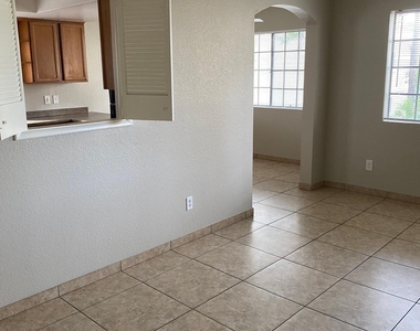 925 S Longmore Street - Photo Thumbnail 6