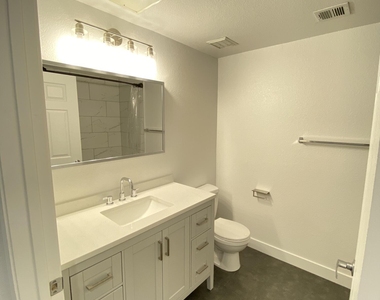 14250 W Wigwam Boulevard - Photo Thumbnail 7