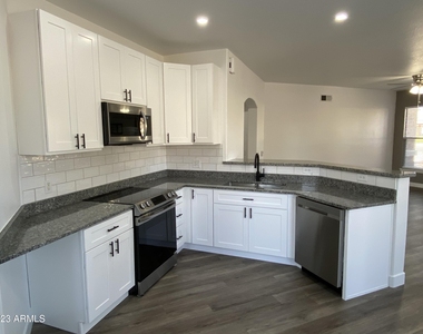 14250 W Wigwam Boulevard - Photo Thumbnail 4
