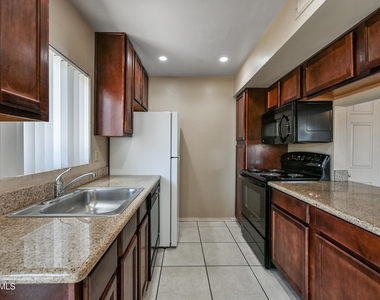 3500 N Hayden Road - Photo Thumbnail 7