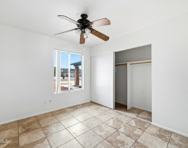 8520 W Alice Avenue - Photo Thumbnail 13