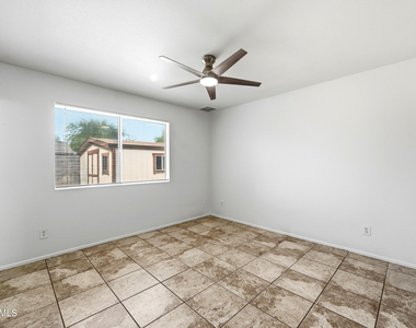 8520 W Alice Avenue - Photo Thumbnail 9