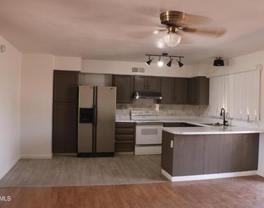 3544 W Charleston Avenue - Photo Thumbnail 8