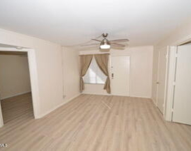1905 E University Drive - Photo Thumbnail 14