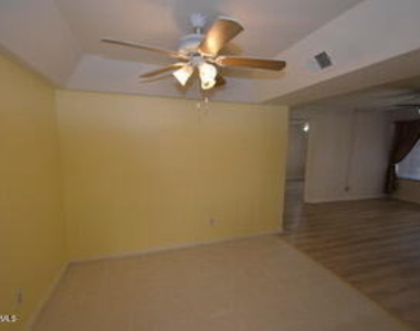 1905 E University Drive - Photo Thumbnail 4