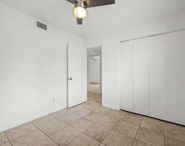 1905 E University Drive - Photo Thumbnail 46