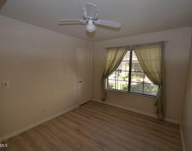 1905 E University Drive - Photo Thumbnail 11