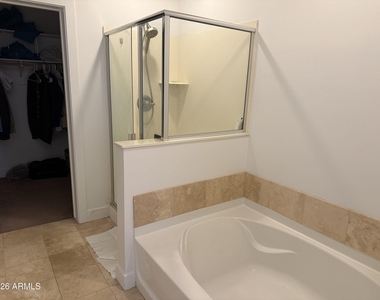 945 E Playa Del Norte Drive - Photo Thumbnail 8